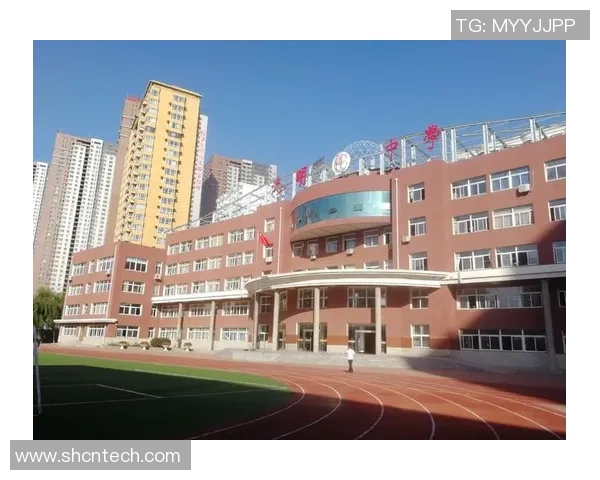 许钟豪的奋斗故事与人生哲学：从平凡到卓越的成长之路